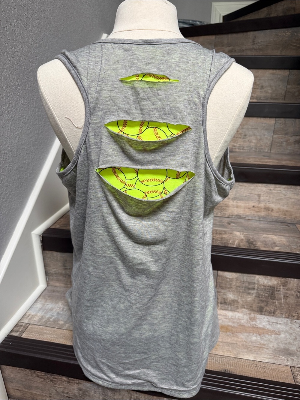 NWOT - XL LARGE
L&B Neon Yellow Softball Graphic Tank, sublimation, sport tank